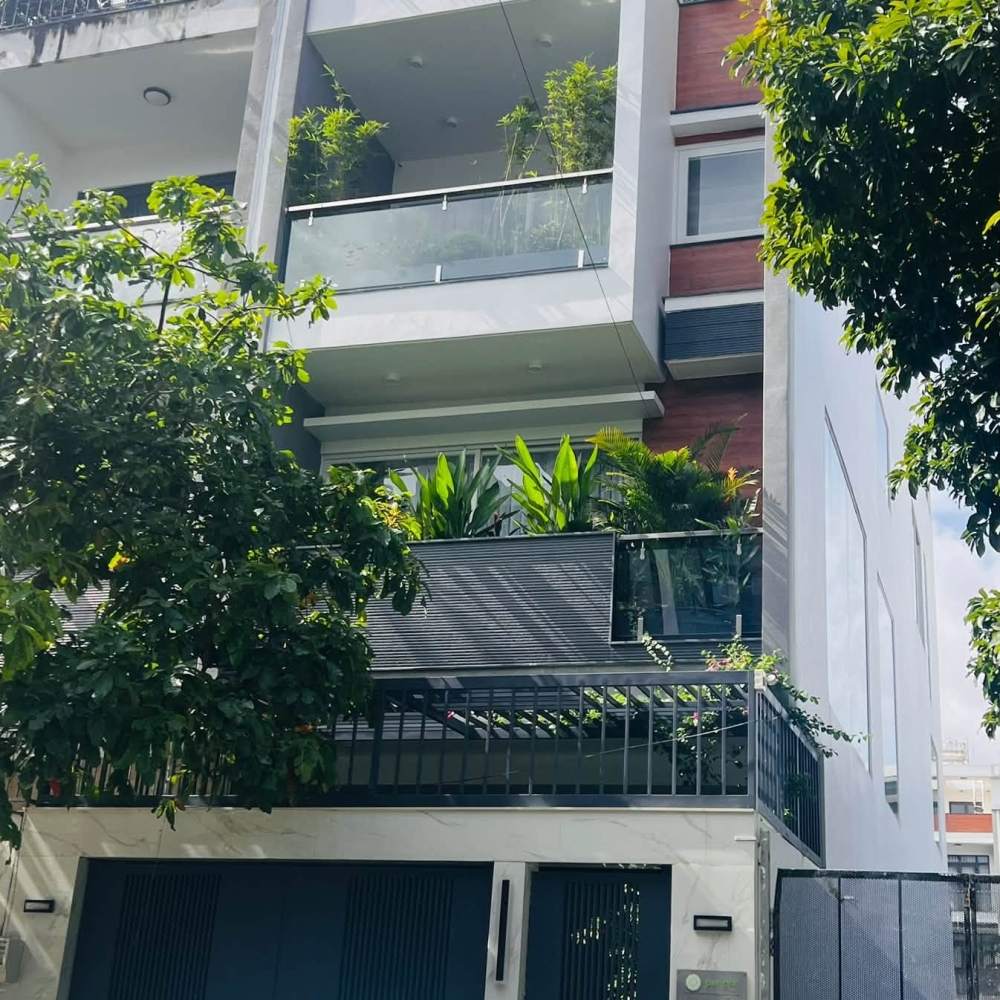 CNH's House